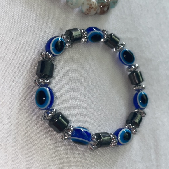 Bracelets - Picture 2 of 3